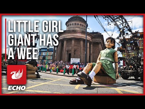 Little Girl giant takes a pee in Liverpool!