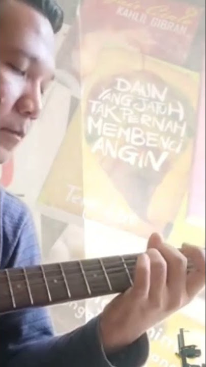 Buku ini aku pinjam kan ku tulis sajak indah - Iwan Fals @Defit Dtiga  #shorts #iwanfals #introlagu