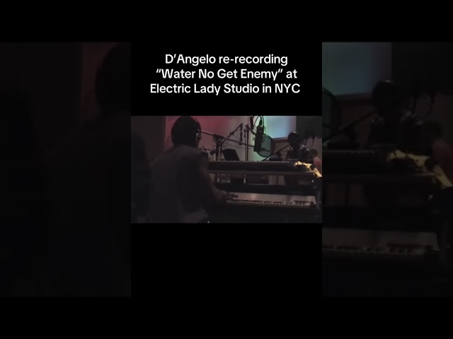 D’Angelo re-recording “Water No Get Enemy” at Electric Lady Studios in NYC #felakuti #dangelo
