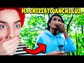 I SUOI AMICI FANNO BRUTTE COSE E LUI..
