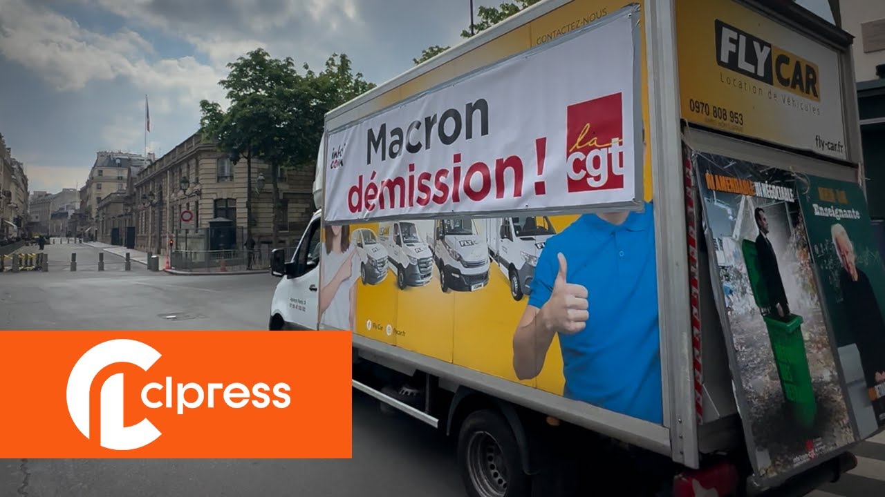 Retraites : Des camions de la CGT devant le Palais de l'Élysée (21 avril 2023, Paris, France)