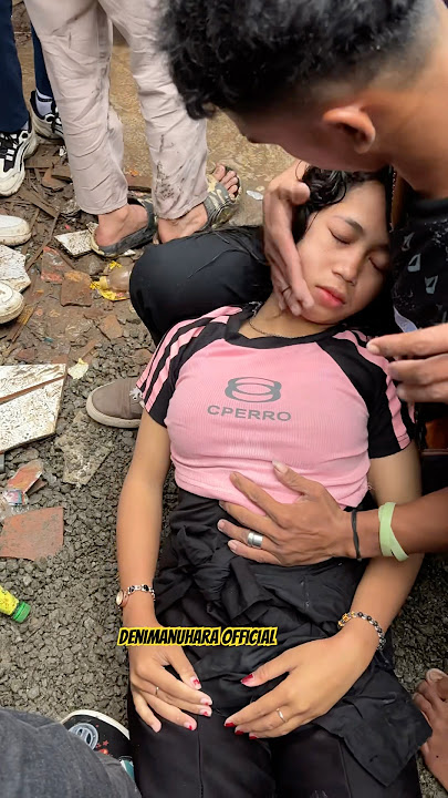 Waduhh gadis cantik ini di sadarkan langsung pingsan #denimanuharaofficial #shorts