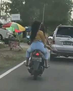 Viral!kini tinggal ku sendiri|bikin ngakak pisan|video lucu|tarek ses SEMONGKO😂🍉🖒