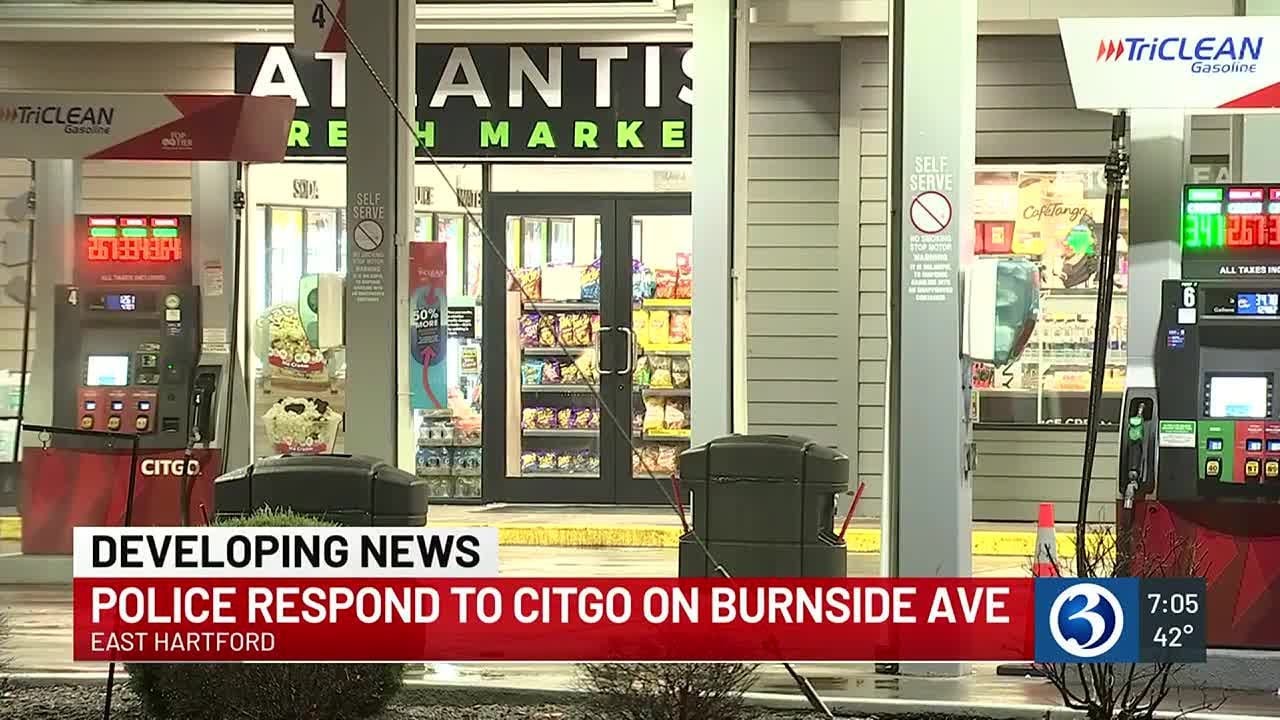 Police search for suspects from armed robbery in East Hartford - YouTube