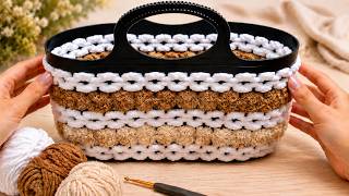 ¡NO TIRES TUS RESTOS DE LANA ! TRANSFORMA UNA CANASTA DE PLÁSTICO EN UN BOLSO DE LUJO 