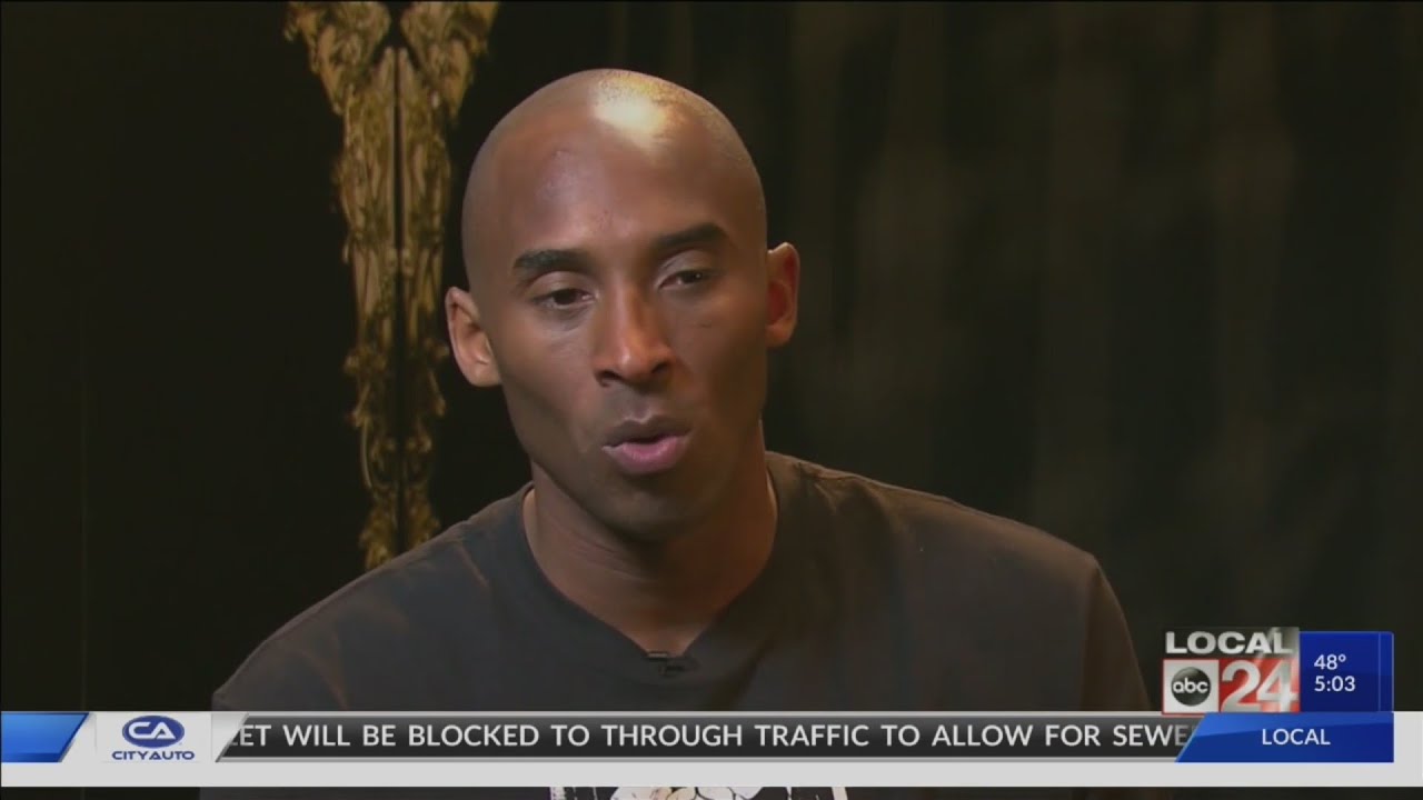 Local fans react to the fatal death of Kobe Bryant - YouTube