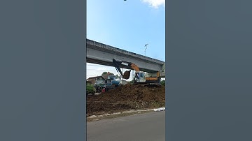 The process of excavation of the soil with an excavator: see how!"