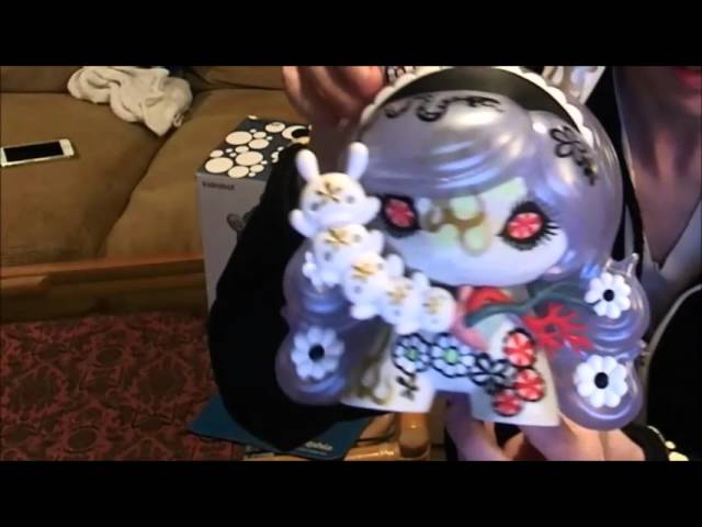 キッドロボット ジュンコ ミズノ バイオレットソーダレディ 8 KIDROBOT AND JUNKO MIZUNO'S VIOLET SODA LADY - YouTube