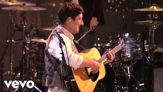 Miniatura del video "Mumford & Sons - Whispers In The Dark (Live On Letterman)"