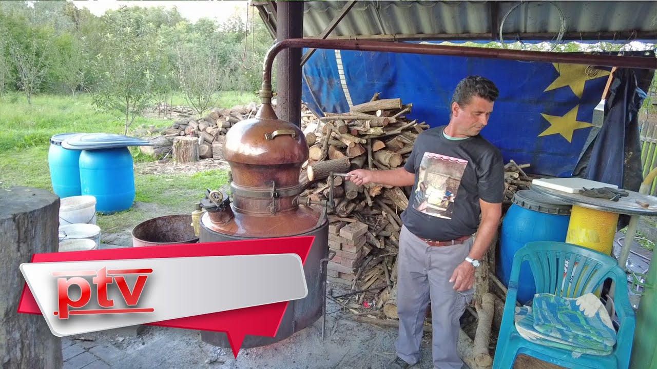 'Stari su rakiju pekli na 42° da je duže piju, da se druže! Rakija je sad jača jer se kratko pije!'