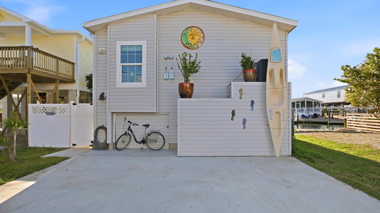 35 Emily Ln, Fort Myers Beach, FL