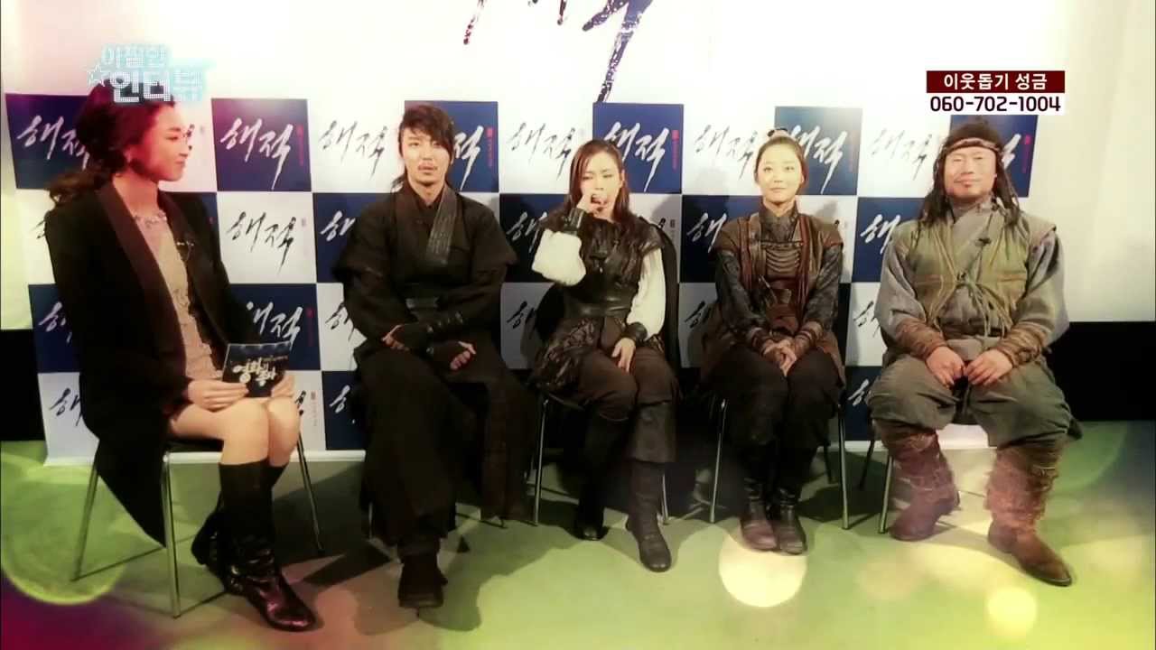 131221 Movie 'Pirates' Interview Sulli