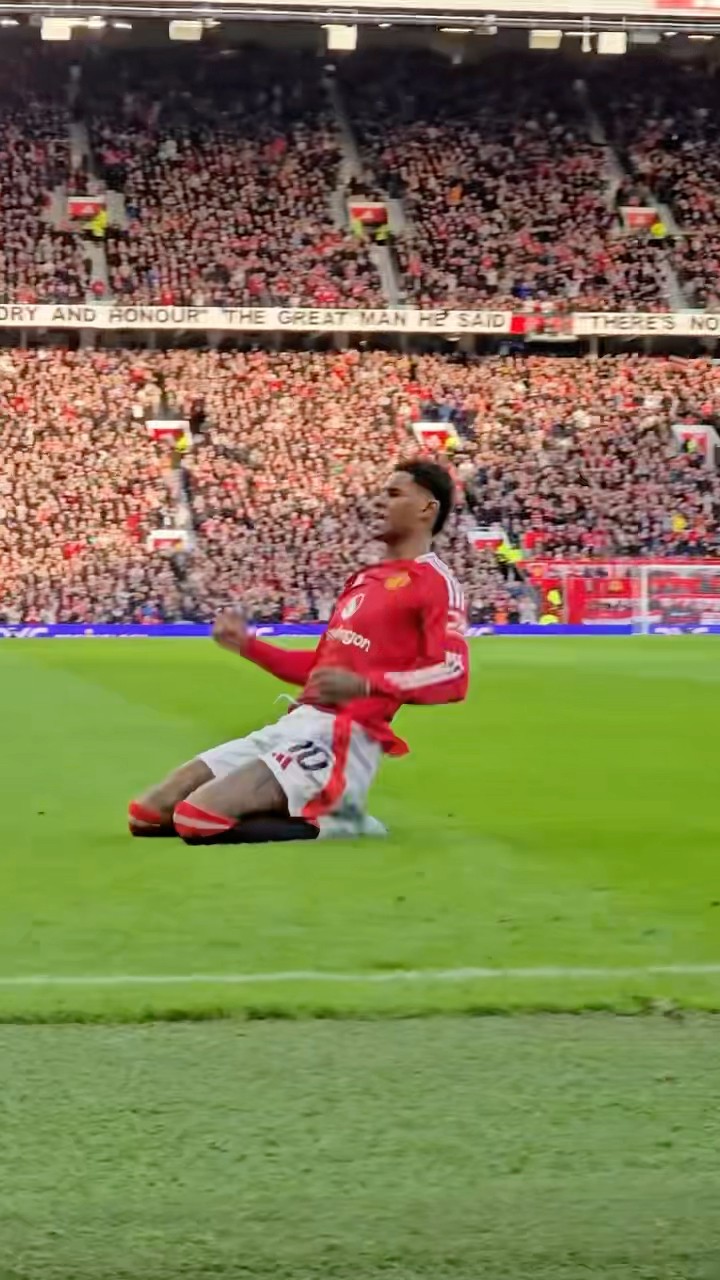 Rashford Hits The Kneeslide ??