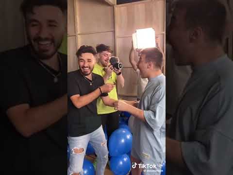 هذا الفتى فتح أكبر صندوق عشوائي