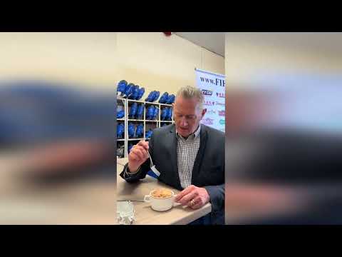Canadian ice hockey coach's hilarious reaction to trying classic Scots dish stovies for first time