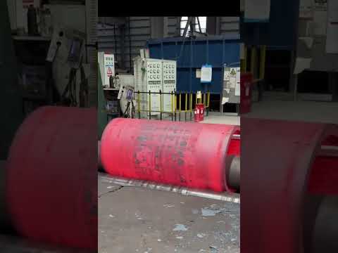 قوة الآلات الصناعية تشكيل ودرفلة الفولاذ الساخن إلى أنابيب ضخمة