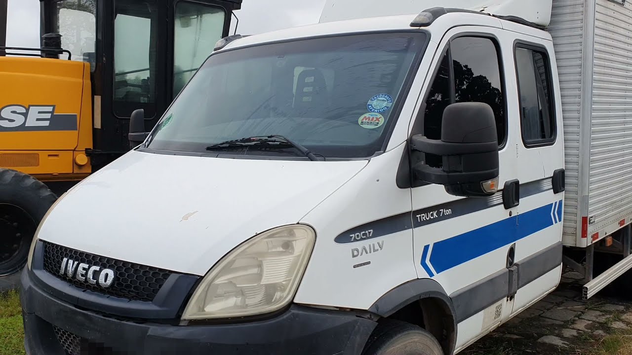 Iveco Daily 70c17 2013 4x2, Cabine dupla, Rampa elétrica.