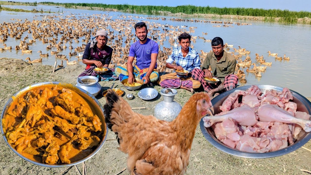 চড়ে বসে মুরগির ঝাল মাংস রান্না করে ভাইদের নিয়ে মজা করে খেলাম | Spicy Chicken Curry Village Cooking