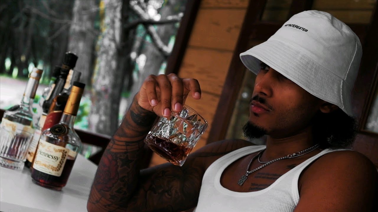 Watch J.C. SKILLA - OFFLINE (VIDEO OFICIAL) on YouTube Watch J.C. SKILLA - OFFLINE (VIDEO OFICIAL) on YouTube