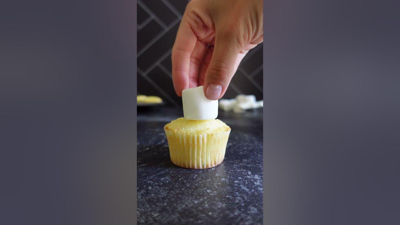 Stop frosting your cupcakes, try this marshmallow HACK instead! 🧁 YouTube