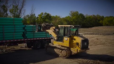 Cat® 953 Track Loader Unloading Pipe