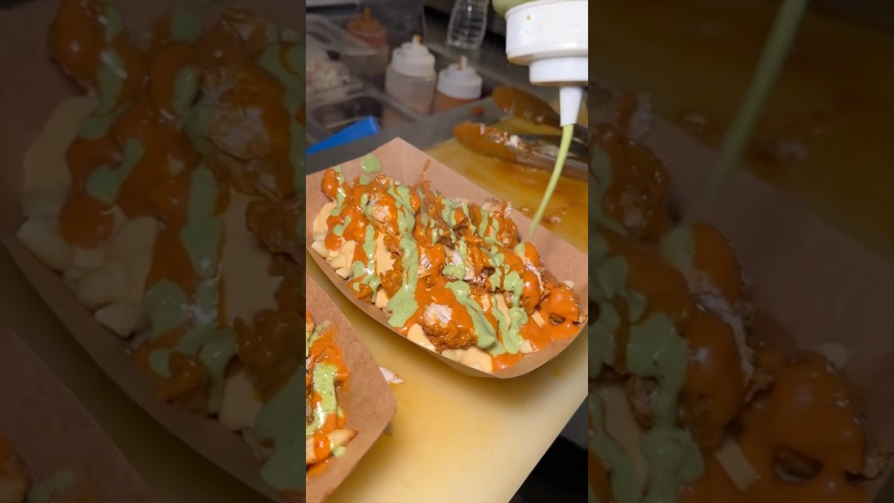 CHICKEN TIKKA MAC & CHEESE with tikka sauce and mint chutney from Namkeen NYC! 🧀🍗🔥 #DEVOURPOWER