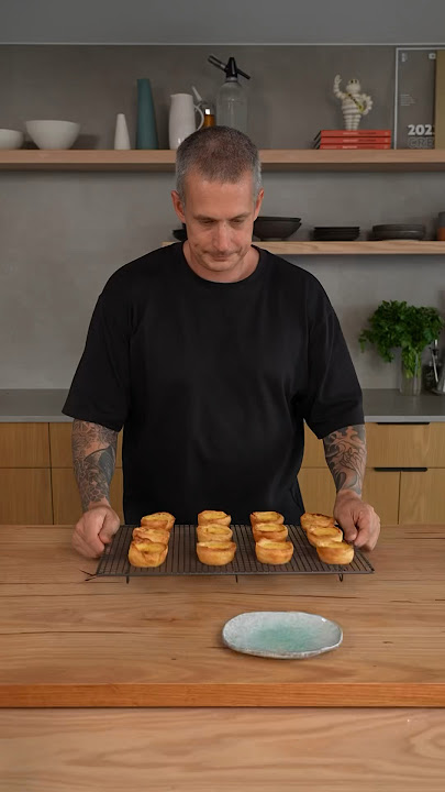 Pastel de nata - Portuguese egg custard tarts 🇵🇹