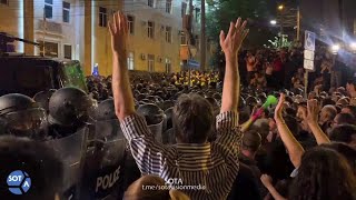 Polícia reprime manifestação contra polêmico projeto de lei na Geórgia | AFP