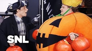 Monologue: Christian Slater Goes Trick-or-Treating Backstage - SNL