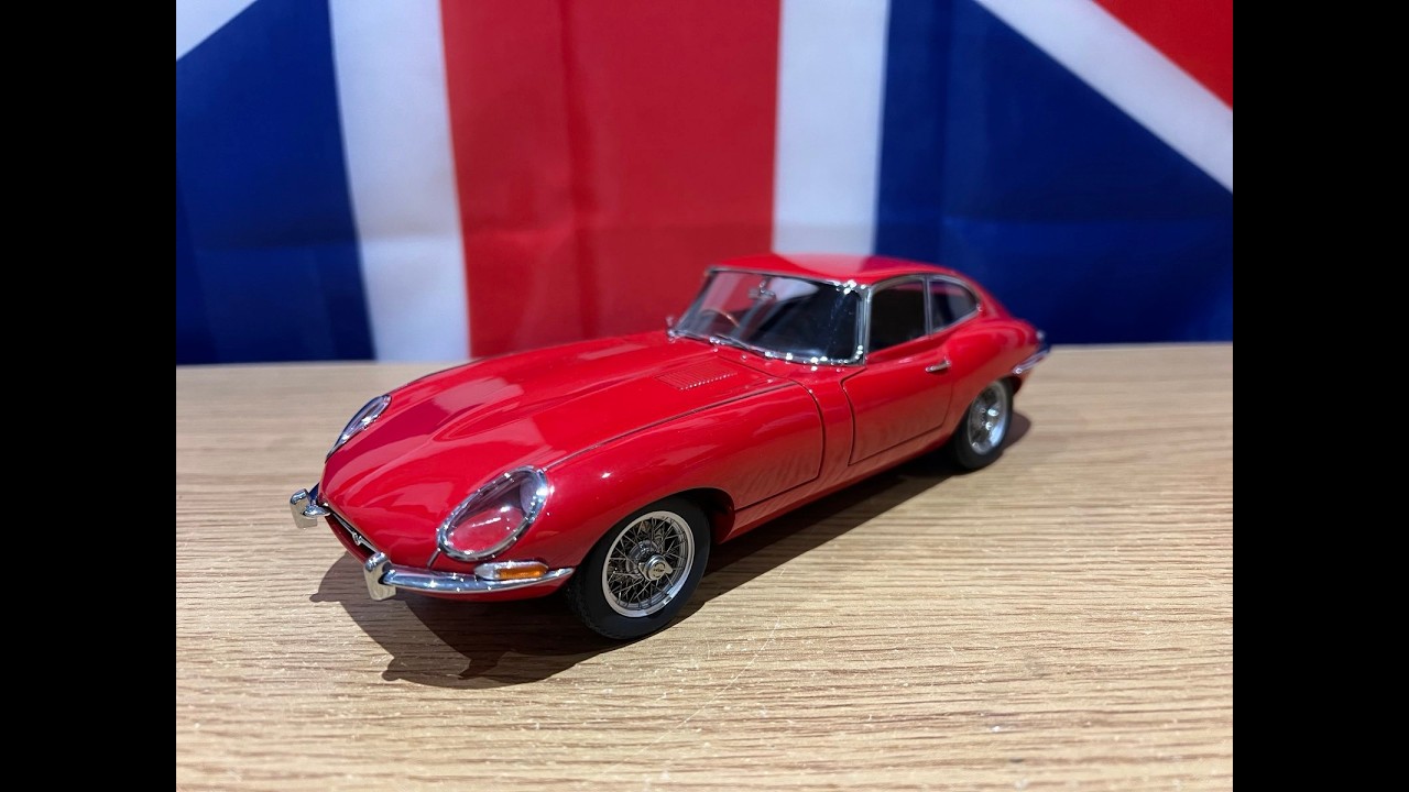 1:18 Autoart Signature Jaguar E-Type Coupe 1 series - YouTube
