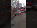 Пожарная машина не могла проехать к горящему подъезду из-за припаркованного авто (г.Владивосток)