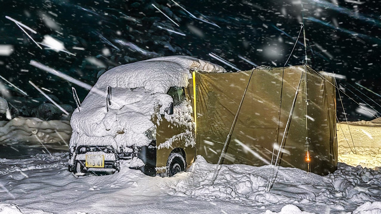 Мой самый заснеженный одиночный поход, но мой малолитражный грузовик застрял | ASMR