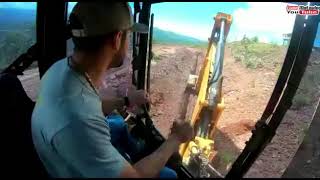 Jcb 3c do Gui fazendo vala e CAT 416 f2 do Luan na balsa