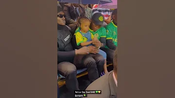 HARMONIZE NA MWANAE ZUUH KONDE WAKIWA KWA MKAPA STADIUM KUSHUUDIA MCHEZO WA SIMBA NA YANGA 