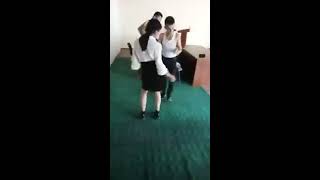 MAKTABDA ZAPAL BU QIZLARGA NIMA BOLYABTI ??? MAKTABDA ZAPAL BU QIZLARGA NIMA BOLYABTI ???