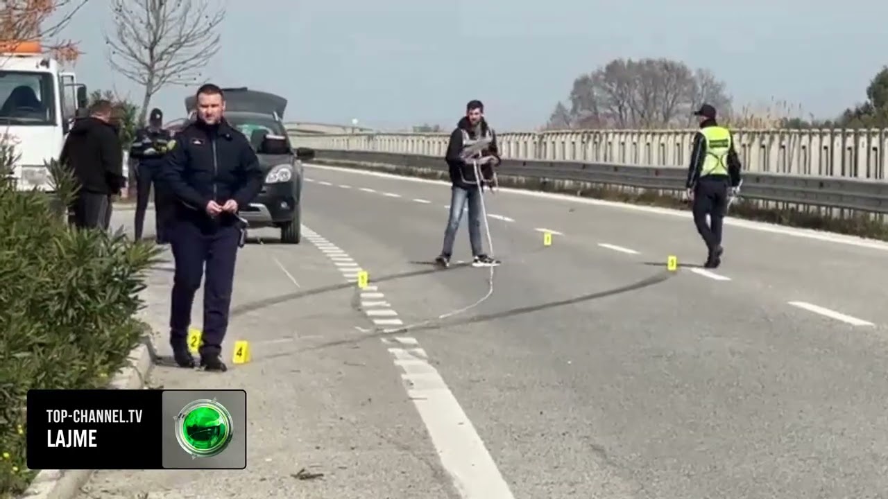 Top Channel/ Përplasen dy makina në Vlorë, ‘Mercedes’ i pret rrugën ‘Pasat’, përfundojnë në kanal