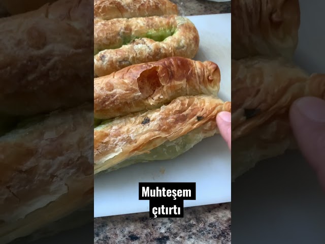 Makineleşmeye inat… börek sesi #shorts #burek #borek class=