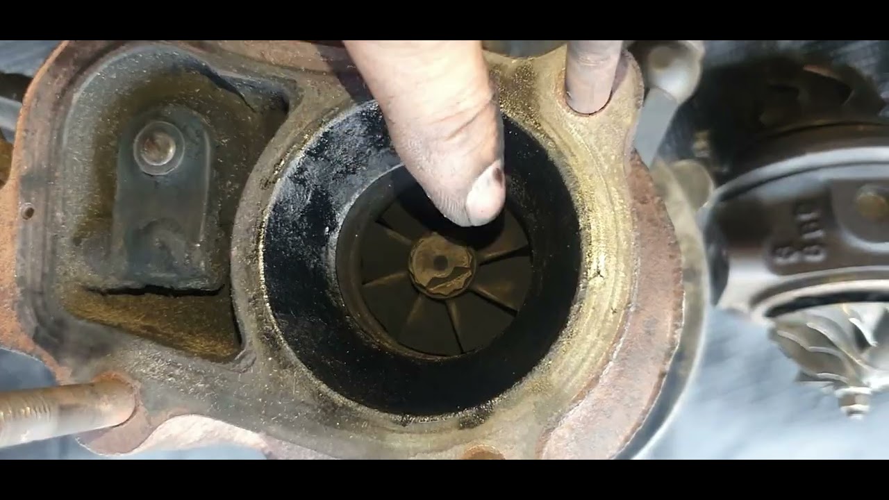 turbo 4jx1 oil leak.