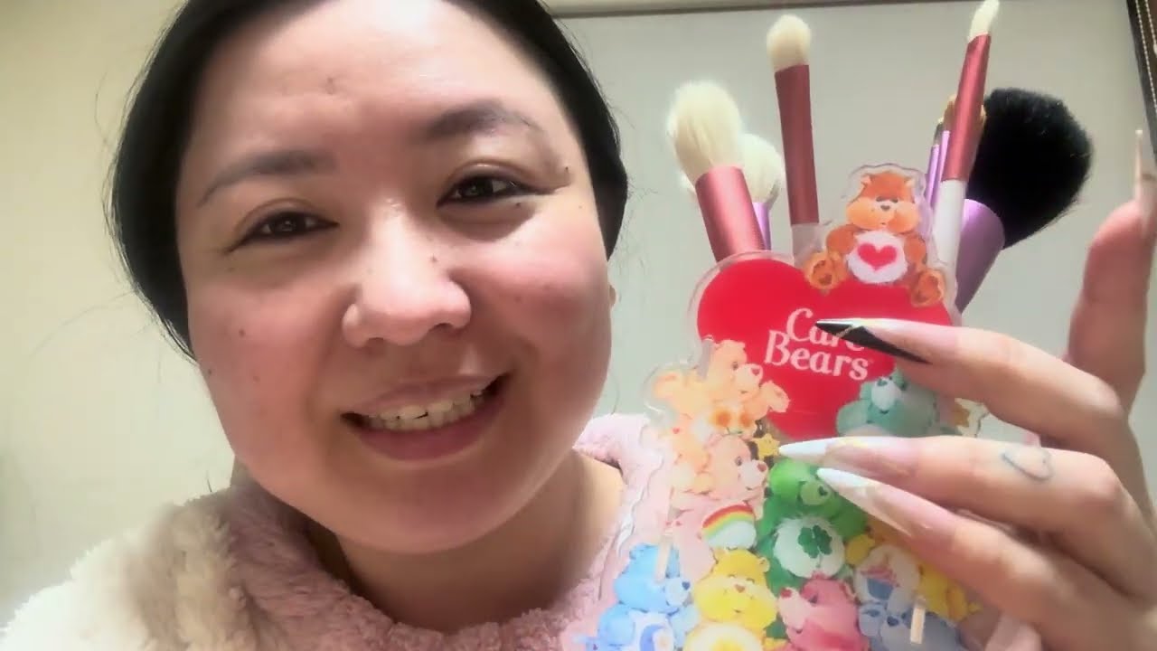 ASMR maquiando a amiga pra passear 🥰