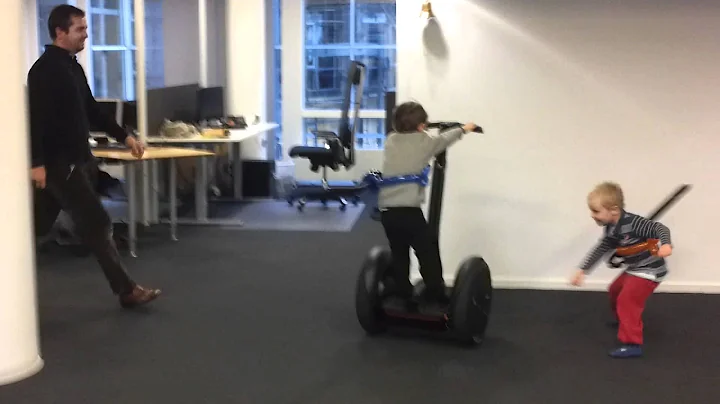 Einar Lindholm kjrer Segway