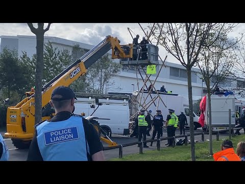 Extinction rebellion protesters