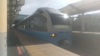 【日立駅で常磐鎌倉号を撮ってきた!!】 7時26分日立駅発常磐鎌倉号鎌倉行E653系K71編成水色塗装発車シーン(朝) 2025年6月21日
