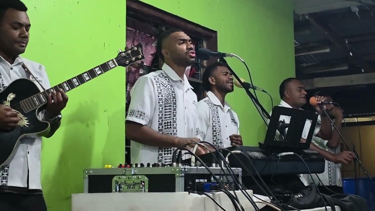 Noqu Vakayatuyatu,VOQA KEI LEWAYASI FT WANI BROTHERS..Nawaka Village..21st Birthday..