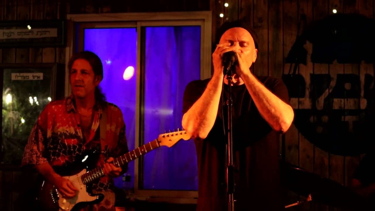 2023 08 07 Howard  Fox Band Hotel Utopia