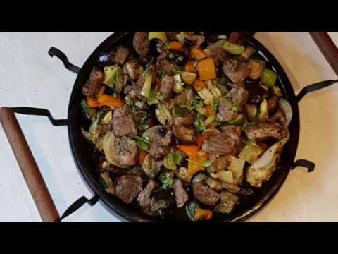 Видео: Фунчос за готвене със зеленчуци и свинско месо