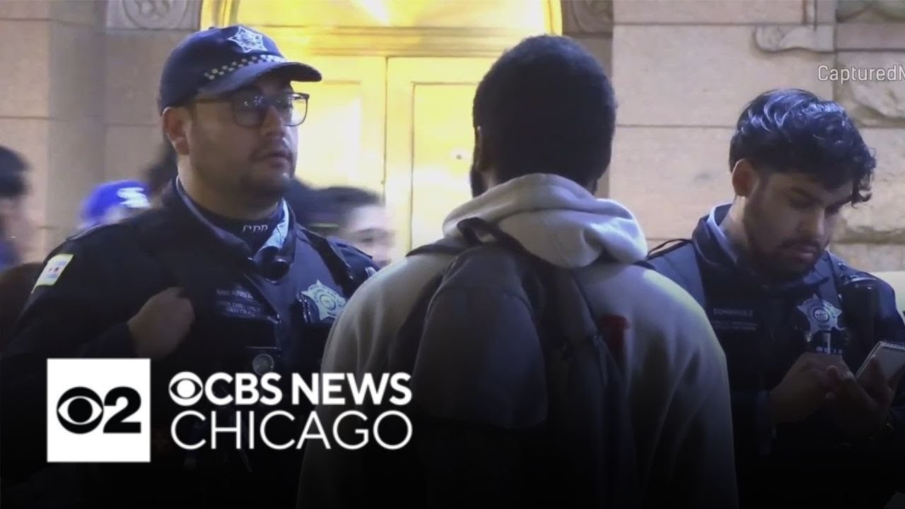 CPD search for 6 suspects in Loop armed robbery - YouTube