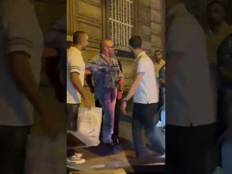 VIDEO | Captan a Mohamed VI borracho en las calles de París