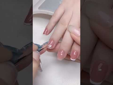 Mẫu nails đơn giản nhẹ nhàng