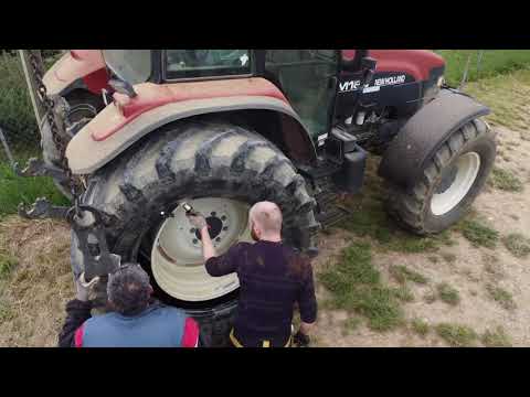 Video: Quanta acqua metti nella gomma di un trattore?