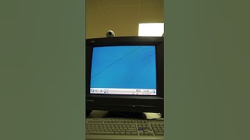 Kubuntu 7.10 Shutdown sound KDE 3.5 on 2009 Core 2 Quad vintage Retro PC computer in the BACKROOMS